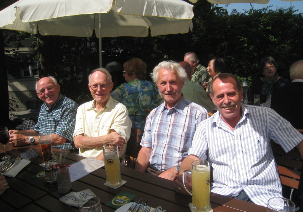 Frueschoppen Reiner mit Bierblosn 2010 _35__jpg-1277665314
