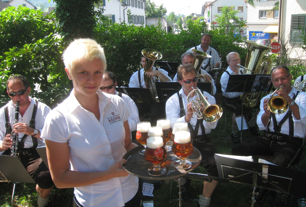 Frueschoppen Reiner mit Bierblosn 2010 _36__jpg-1277665330