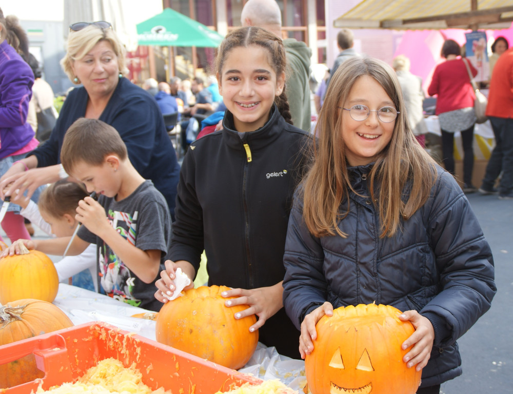 Leonie _11__ Selina _11_.JPG