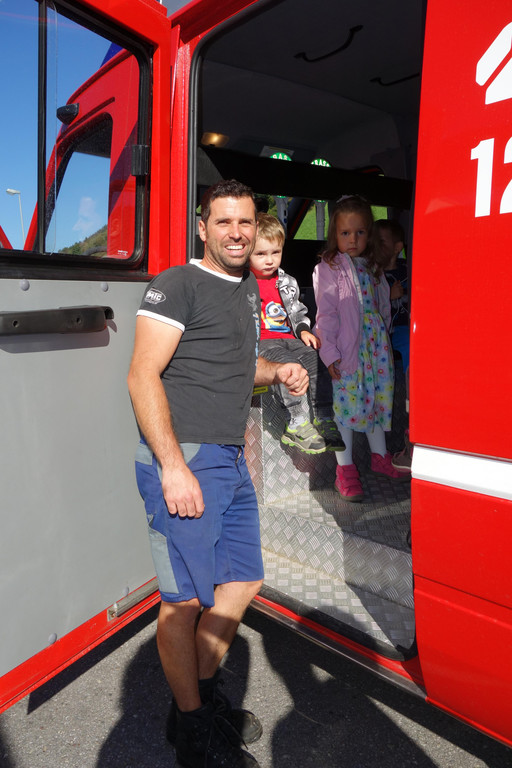 Wir fahren Feuerwehrauto_ _4_.JPG