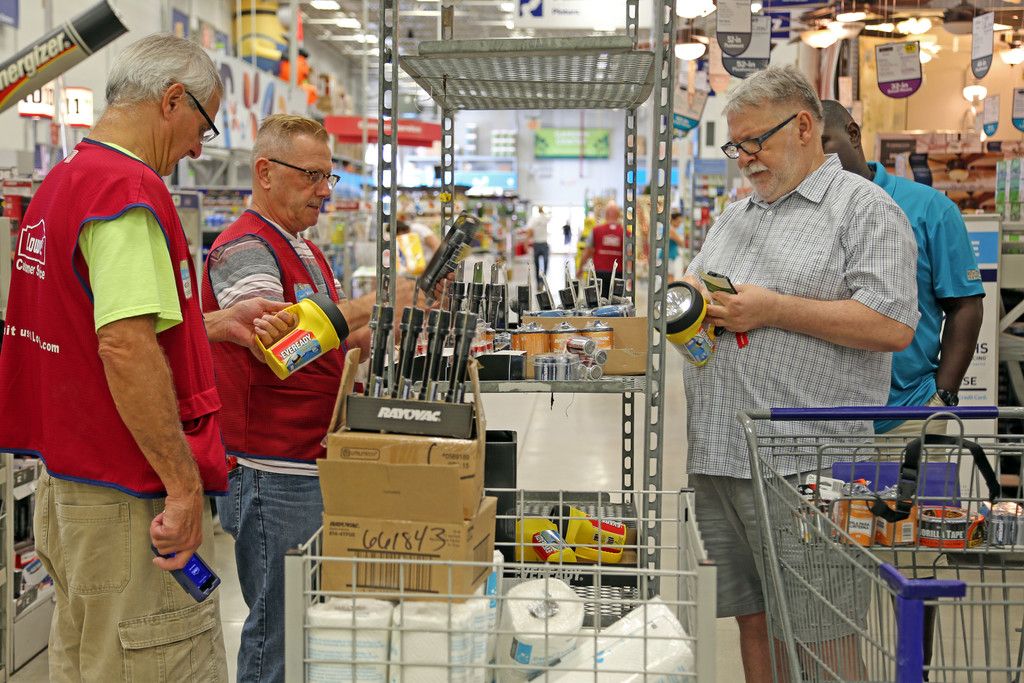 Hurricane_Matthew_US_Preparations_2.jpg