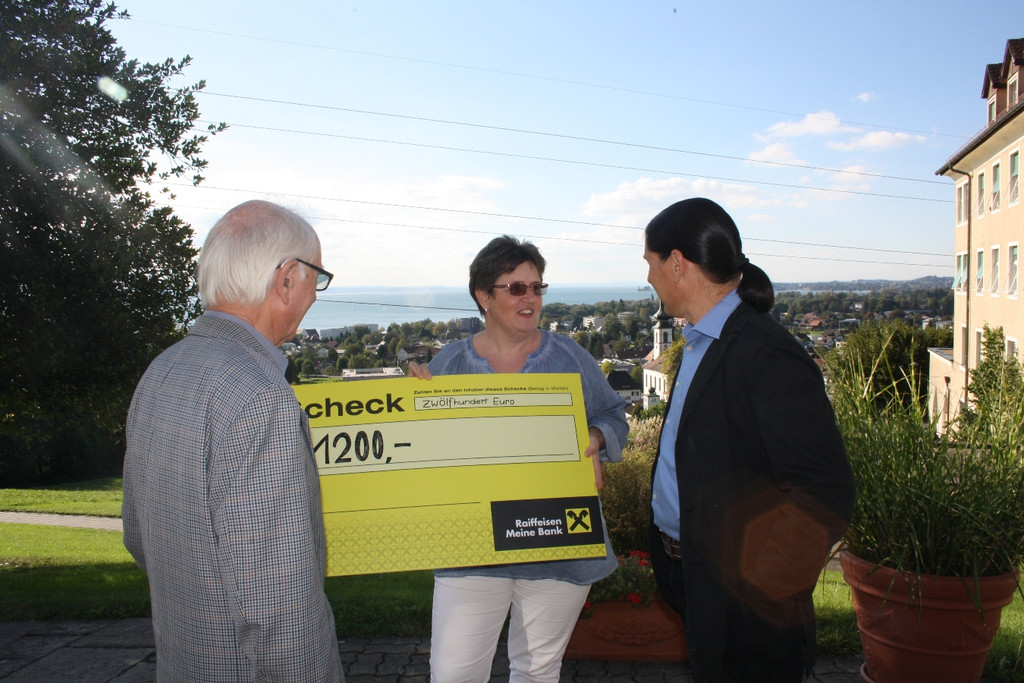 Apotheke Jubil__um Scheck__bergabe 05-10-2016 _4_.JPG