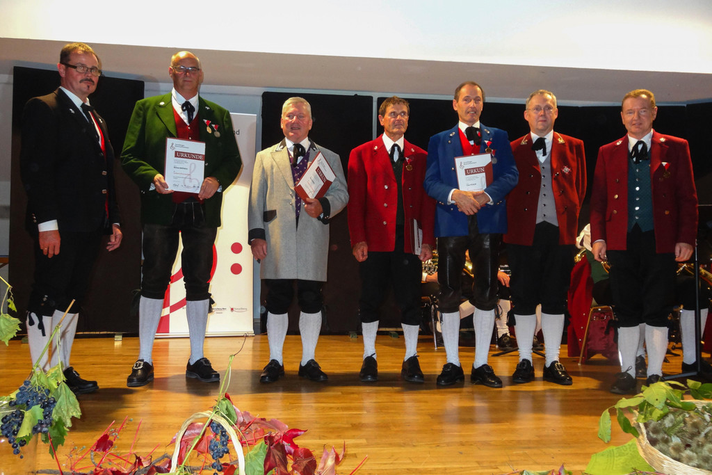 3-VBV-Goldenes_Ehrenzeichen_40_Jahre.jpg