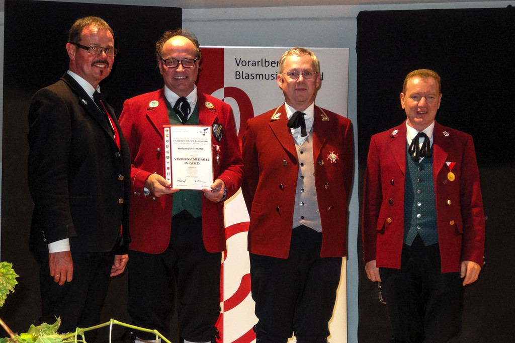 7-__BV-Goldene_Verdienstmedaille.jpg