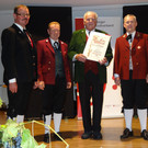 8-__BV-Verdienstkreuz_in_Gold_f__r_Walter_Mark_1.jpg