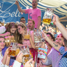 Rosa Wiener Wiesn - Fruehschoppen - 08.10.2015 Teil 2/4