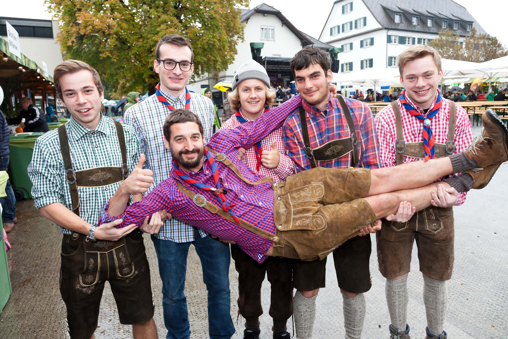 BU3_20161010_z__nftig in lederhose und dirndl auf den herbstmarkt.jpg