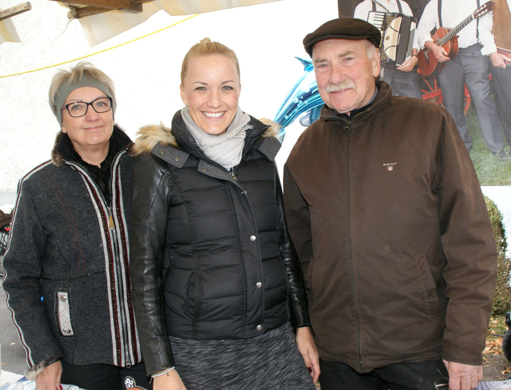 Vroni_ Ingrid und Otto Hofer.JPG