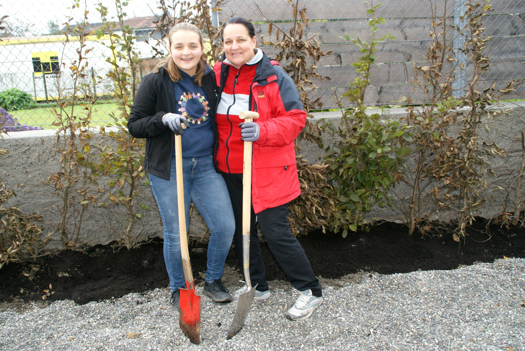Johanna und Renate Natter.JPG