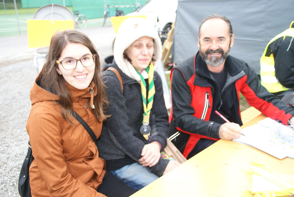 Antonia_ Fabienne und G__nter B__sch_ auch die Flurreiniger trafen sich bei der Viehausstellung.JPG