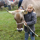 Lara _8__ keine Angst vor gro__en Tieren.JPG