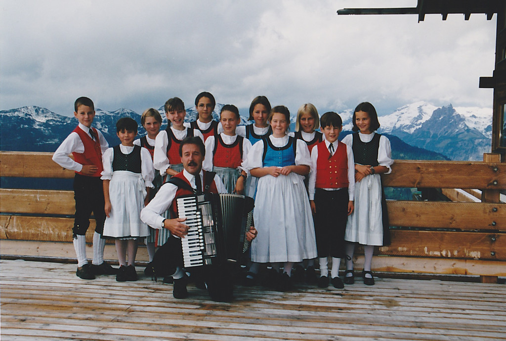 Kindergruppe_0001.jpg