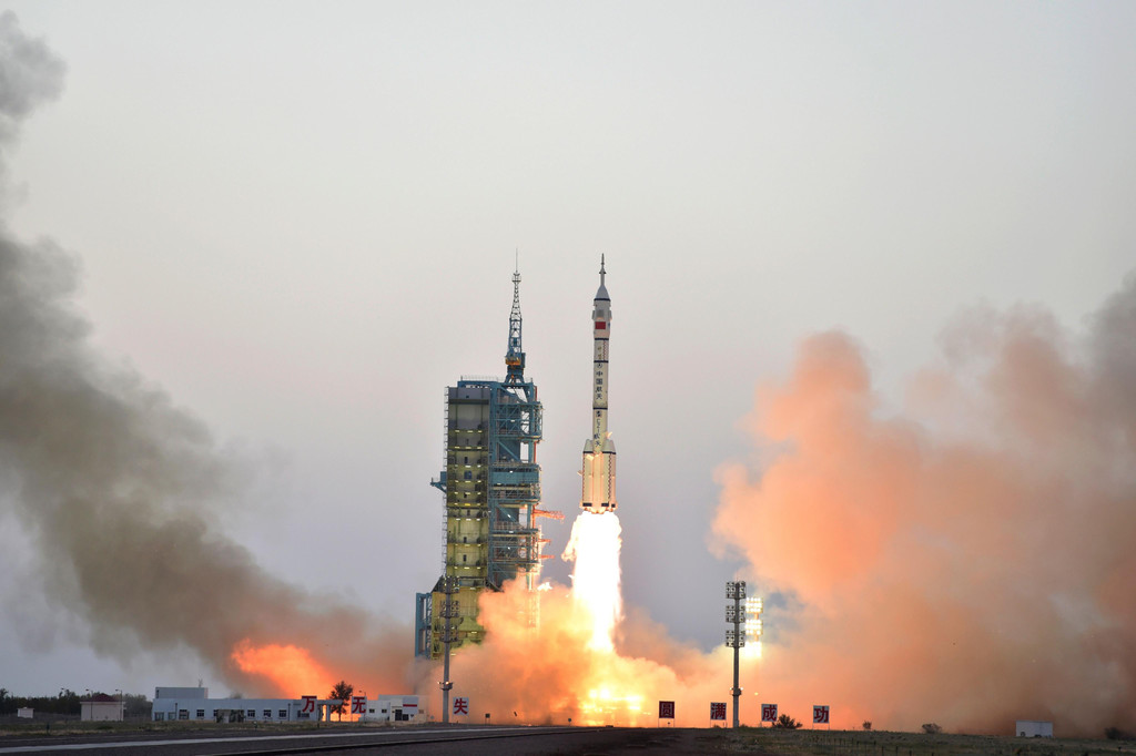Start der chinesischen Shenzhou Rakete _2_.jpg