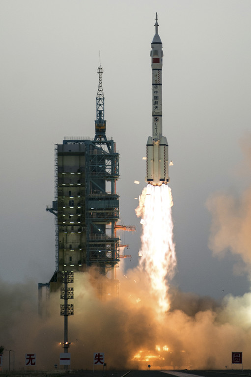 Start der chinesischen Shenzhou Rakete _6_.jpg