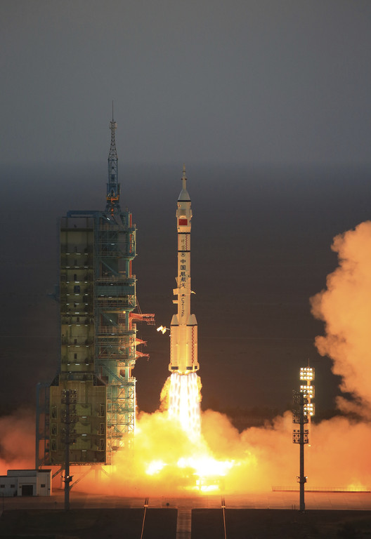 Start der chinesischen Shenzhou Rakete _9_.jpg