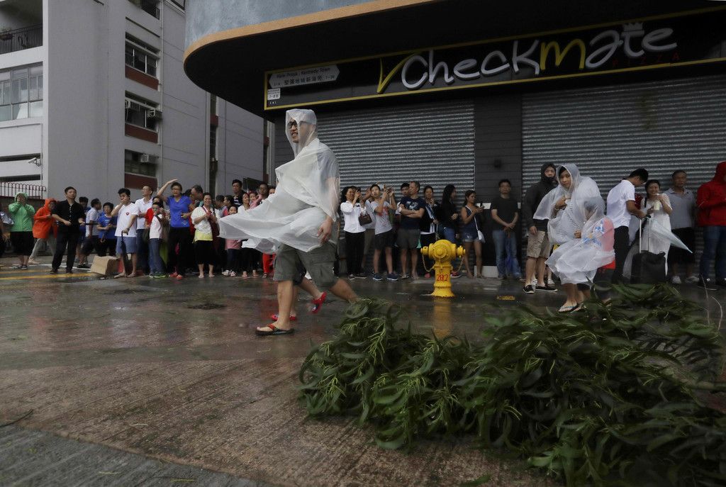 Hong_Kong_Asia_Typhoon_4.jpg