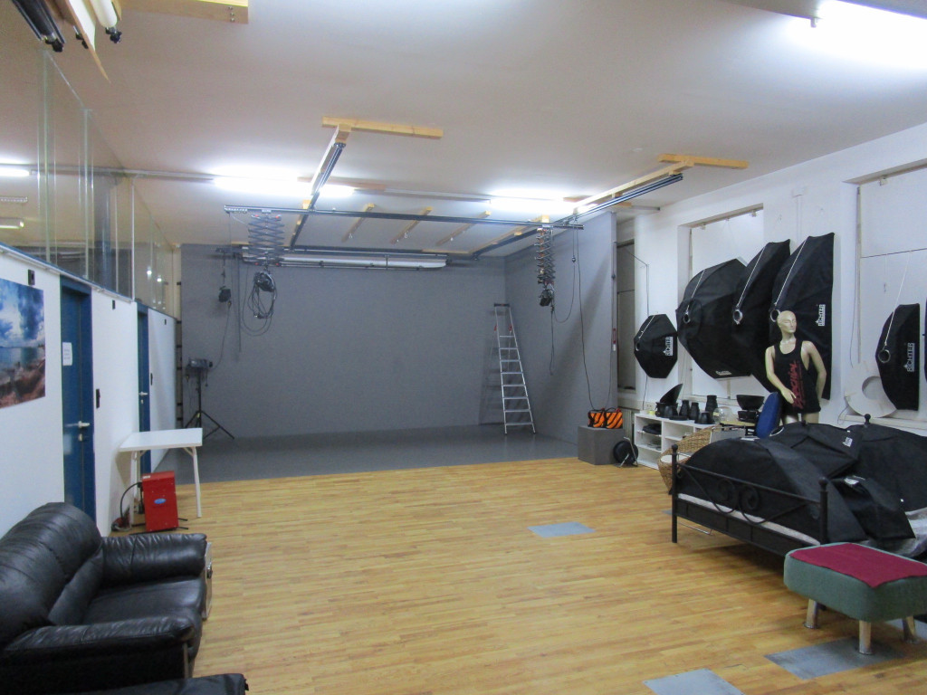 Das Fotostudio bietet viel Platz_.jpg