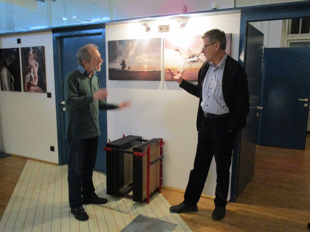 Gerne trifft man sich im Clubheim_.jpg