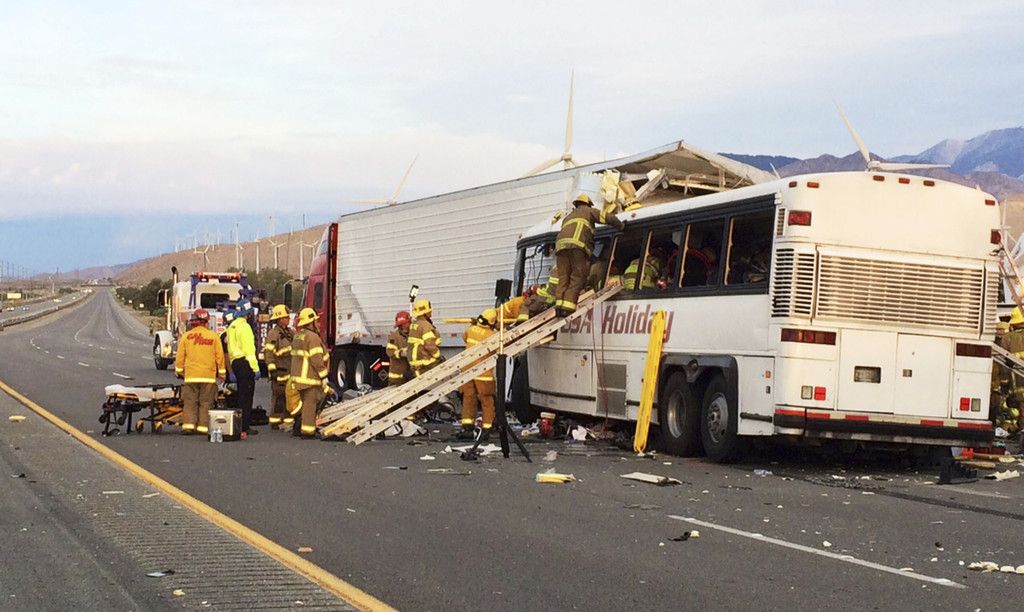 Fatal_Tour_Bus_Crash_2.jpg