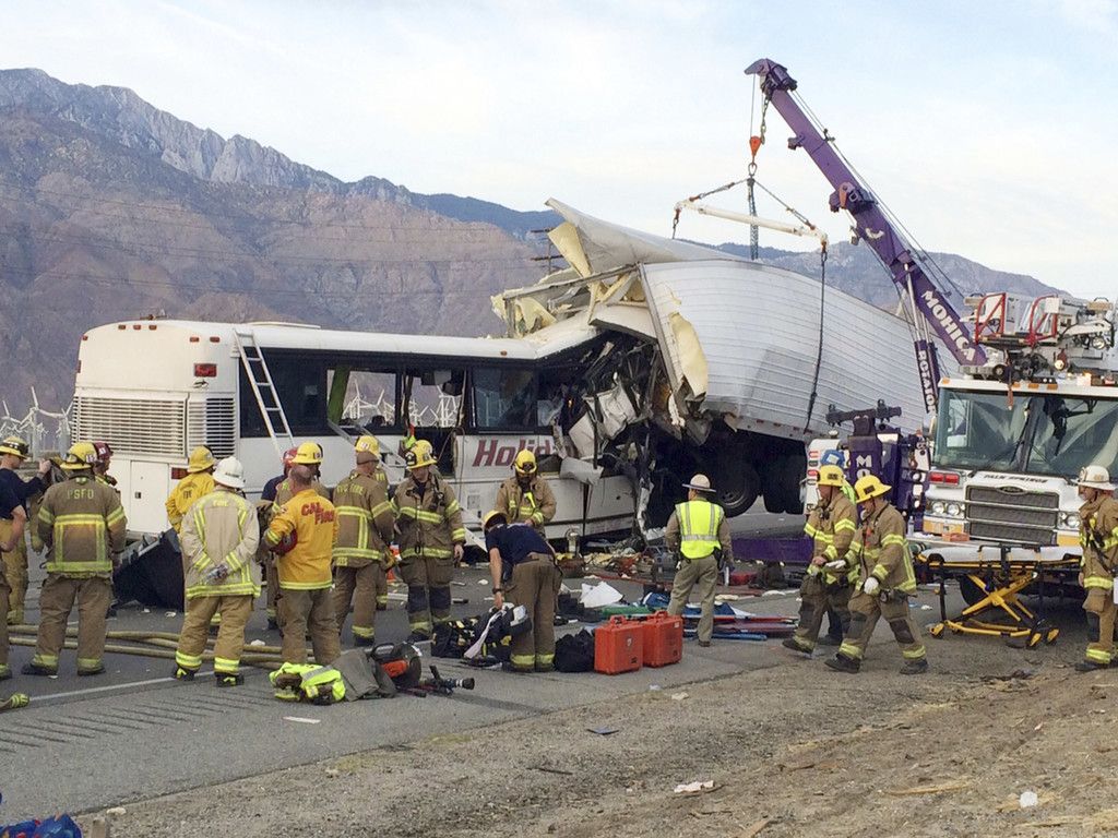 APTOPIX_Fatal_Tour_Bus_Crash.jpg