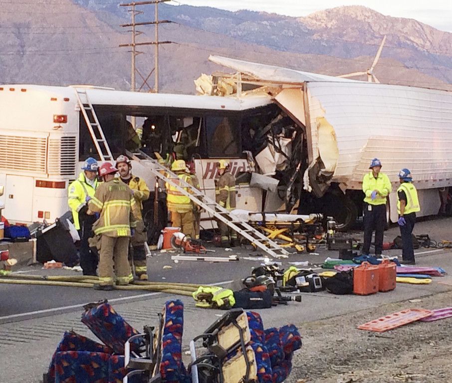 Fatal_Tour_Bus_Crash_3.jpg