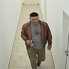 Brandstiftung in Pension am Salzgries: Fahndung nach diesem Verdächtigen