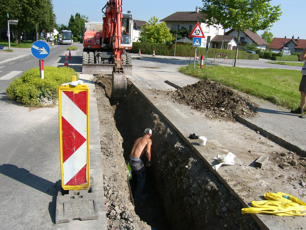 SH100764_JPG-1277727450