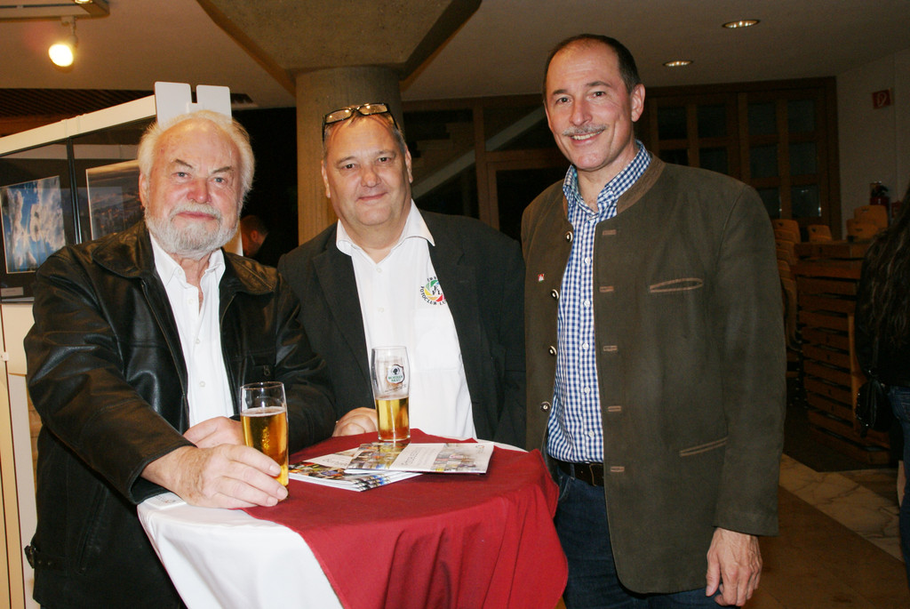 v_li_ Alfons Hagen _mehrfacher Landesmeister__ Robert B__sch_ Dietmar Haller.JPG