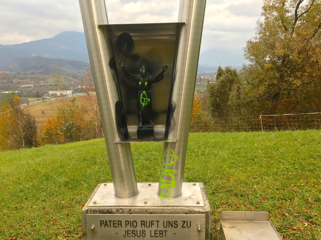 BK_Vandalismus Psaer Pio Objekt.jpg