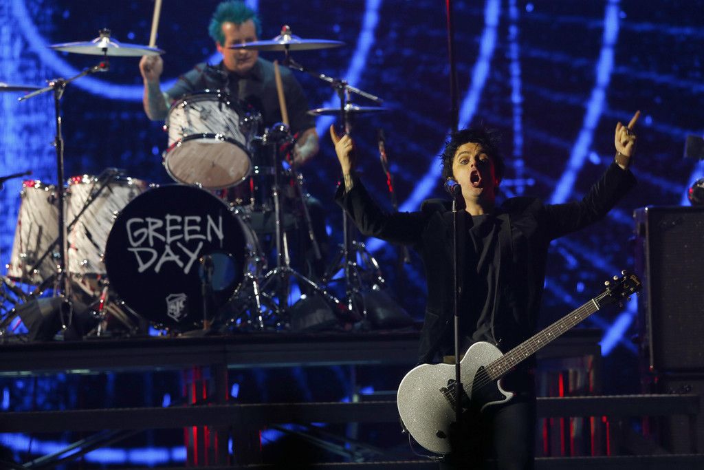APTOPIX_Netherlands_MTV_EMA_2016_2.jpg