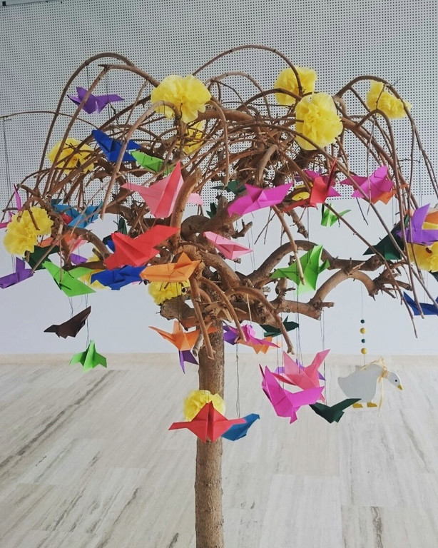 Taubenbaum der Mittelschule Lochau.jpg