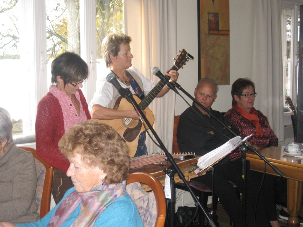 Singnachmittag im Club 50_ 08_11 Bild  3.JPG