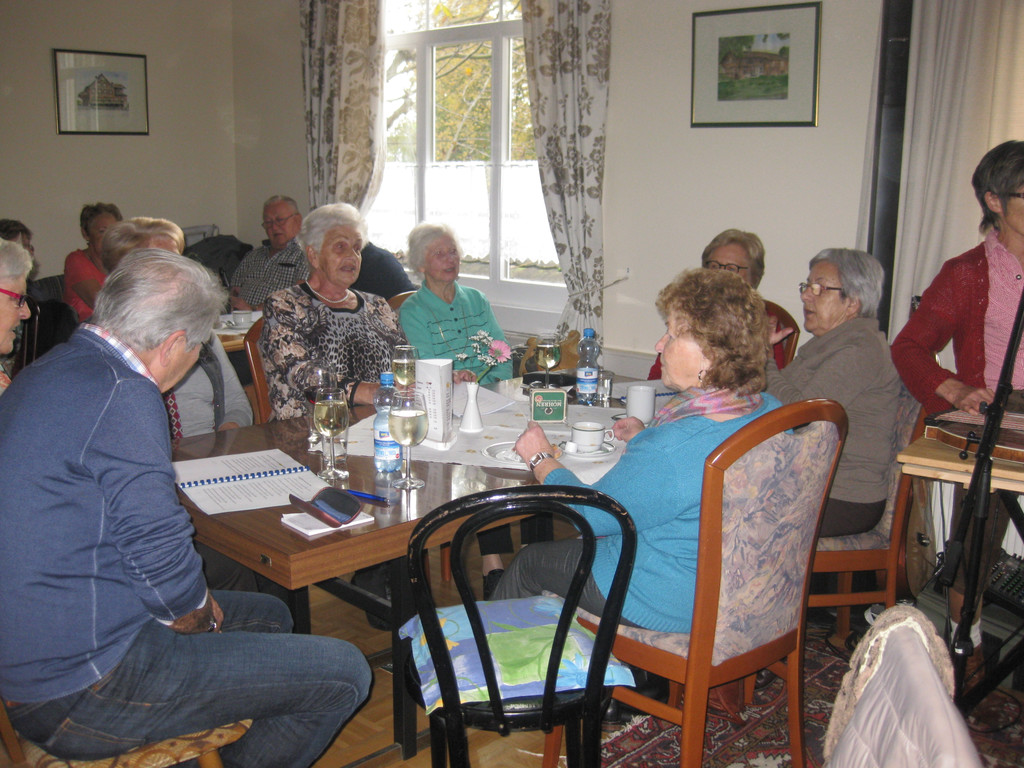 Singnachmittag im Club 50_ 08_11 Bild  11.JPG