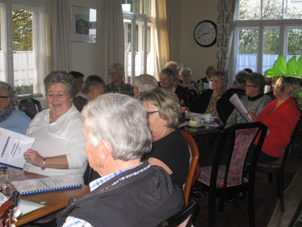 Singnachmittag im Club 50_ 08_11 Bild  2.JPG