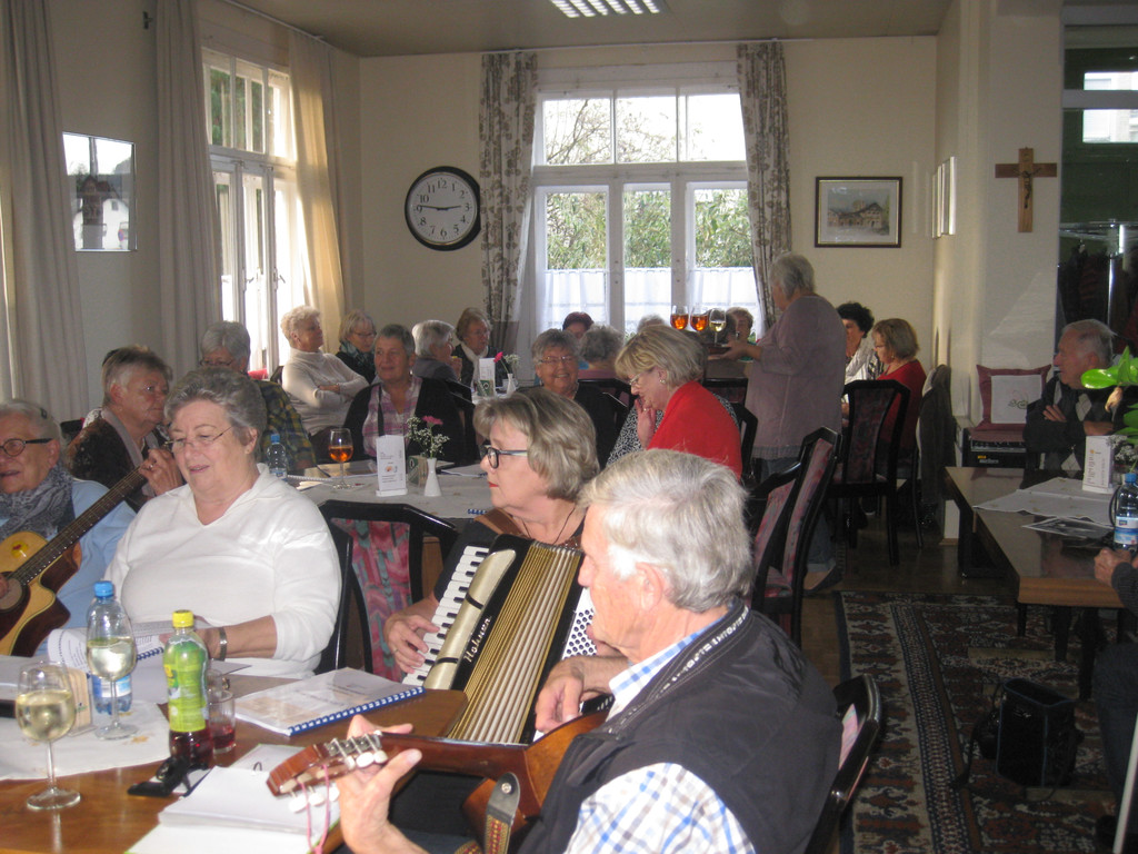 Singnachmittag im Club 50_ 08_11 Bild  7.JPG