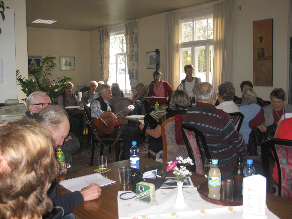 Singnachmittag im Club 50_ 08_11 Bild  8.JPG