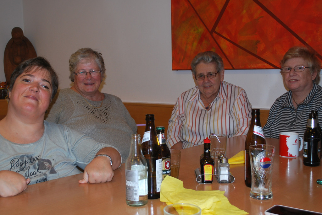 Andrea und Christa Ender_ Rosmarie und Doris B__sel.JPG