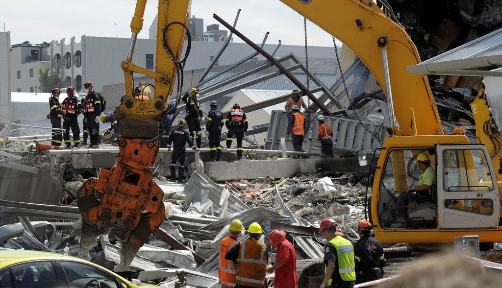 New_Zealand_Earthquake_2011_Comparison_2.jpg