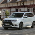 Mitsubishi Outlander PHEV Front.jpg