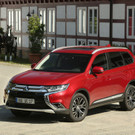 MItsubishi Outlander rot Front.jpg