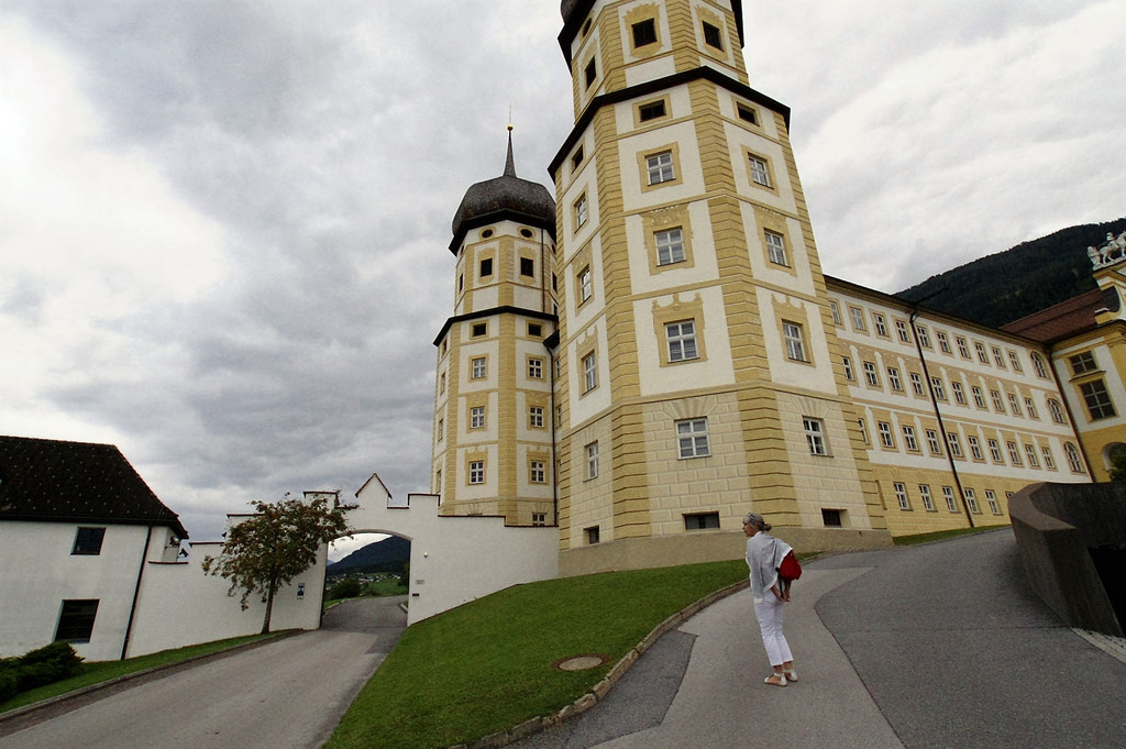 Stams Anlage T__rme.JPG