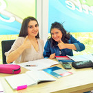 Milena und Delia Daumen_hell.jpg