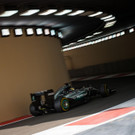 Hamilton mit Tagesbestzeit vor Rosberg in Abu Dhabi
