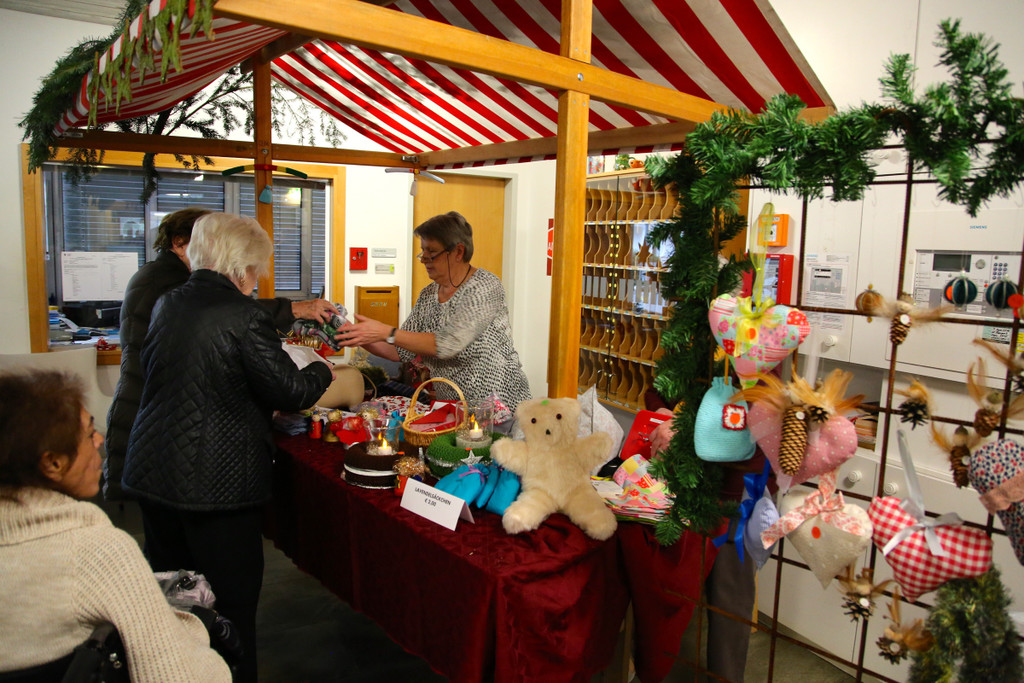 KOE_Adventmarkt Haus Schillerstrasse 8.jpg