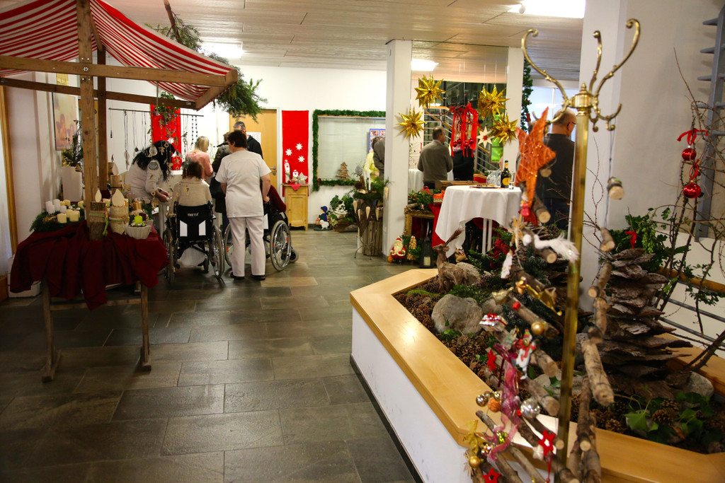 KOE_Adventmarkt Haus Schillerstrasse 15.jpg