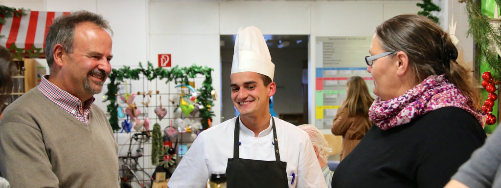 KOE_Adventmarkt Haus Schillerstrasse 18.jpg