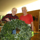 Adventkranzbinden MISSIONSKREIS der Pfarre 2016 _10_.JPG