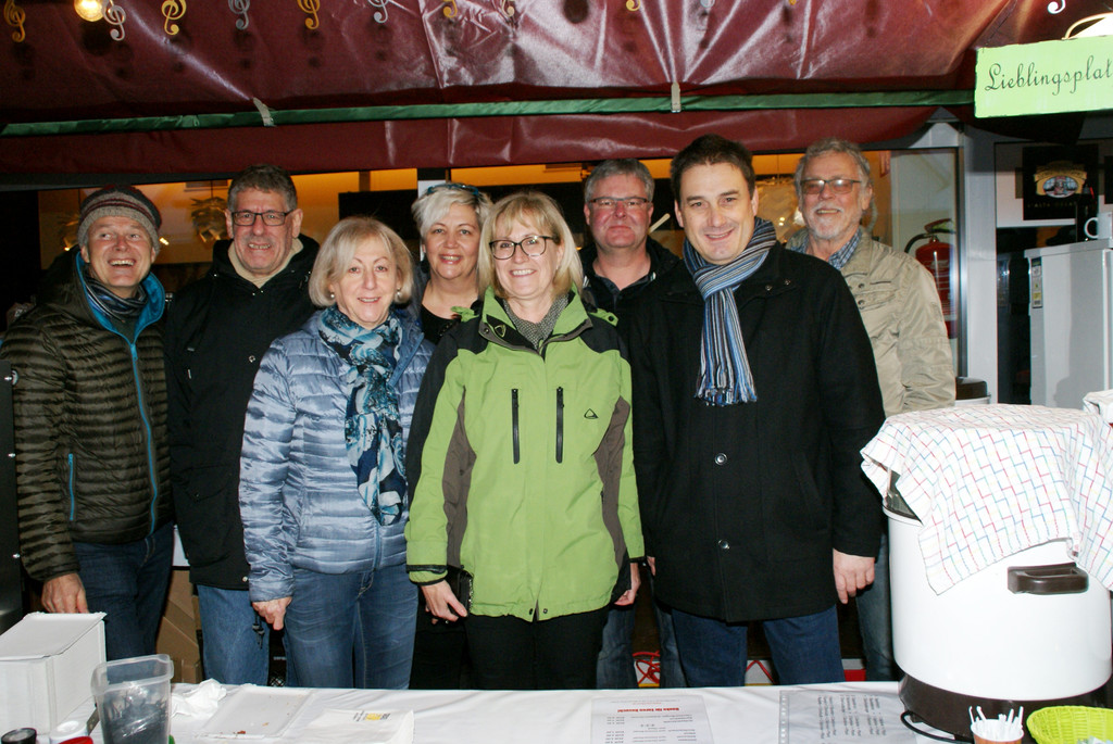 Die Crew des Eintracht-Chors.JPG