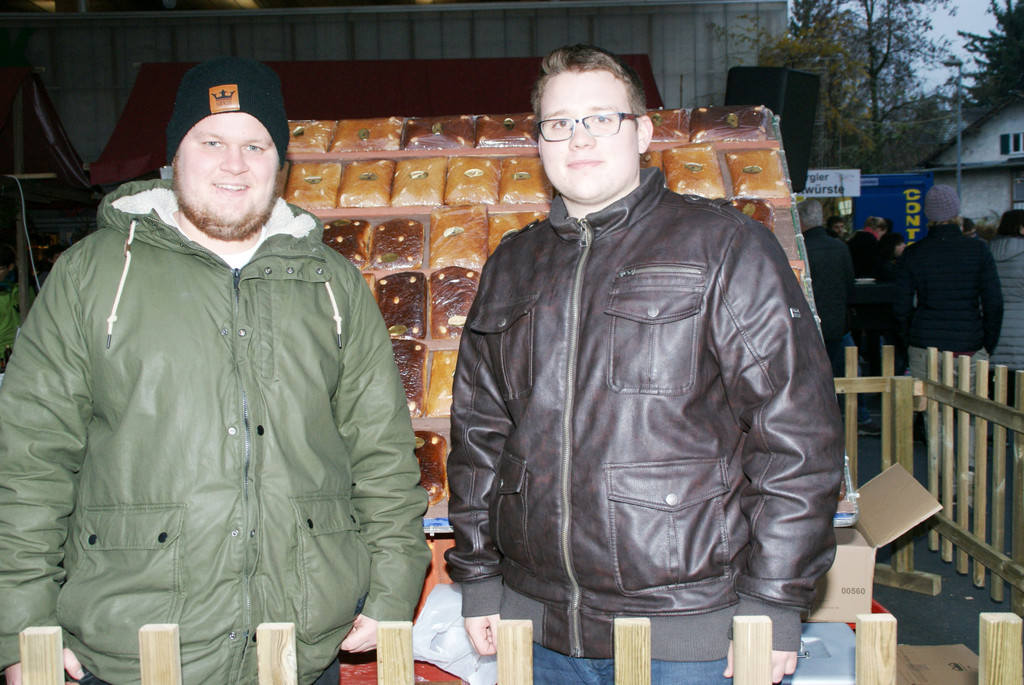 v_li_ Nicolas_ Phillip_ das Knusperh__uschen der Lebenshilfe.JPG