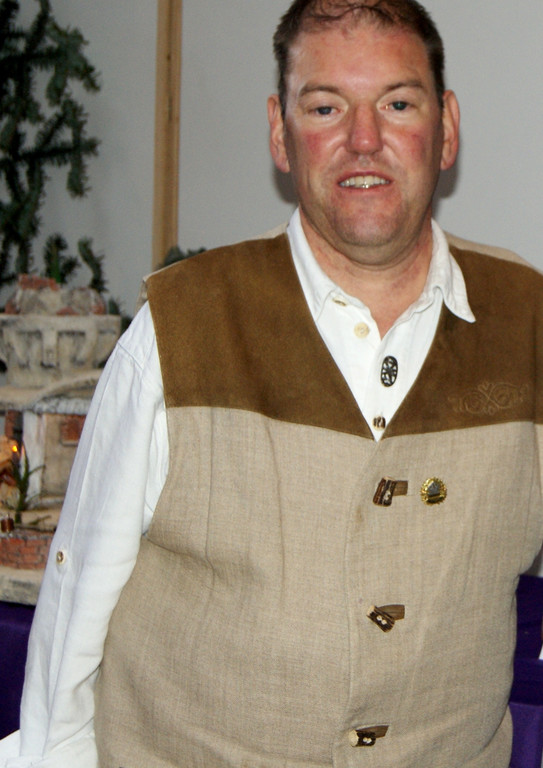 Andreas Eberle - Obmann Krippenbauverein Buch - 2016.JPG